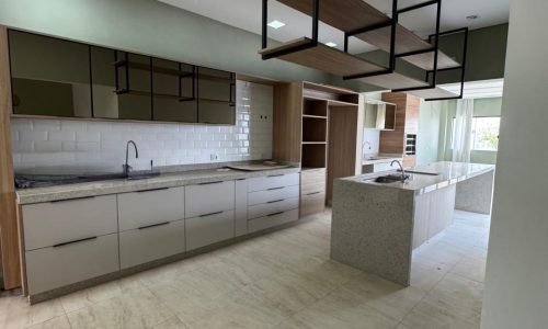 9c27e9ae-89c3-4cba-b6da-c7d827c0aece